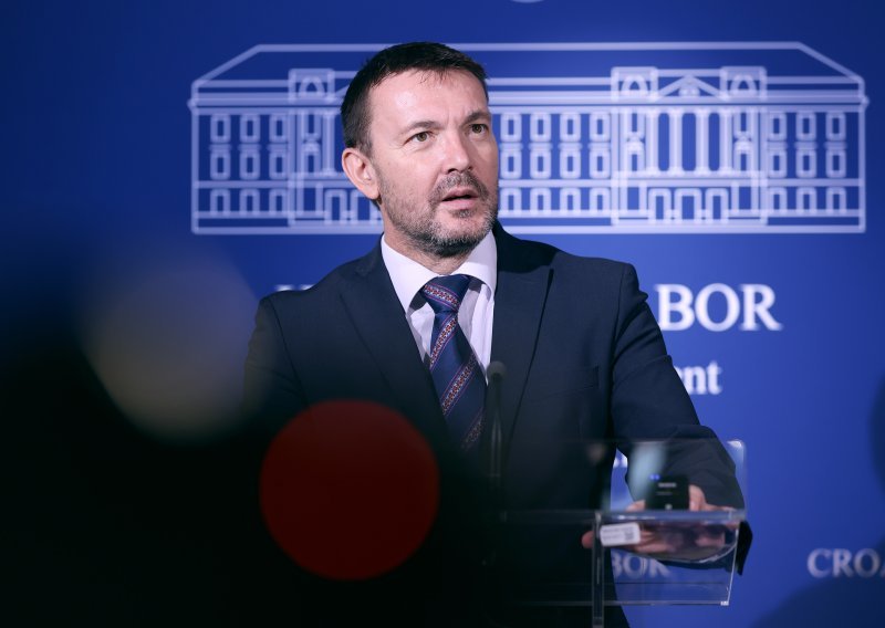 Bauk: Pravobraniteljica bi se trebala ponašati kao 'plenkobraniteljica'