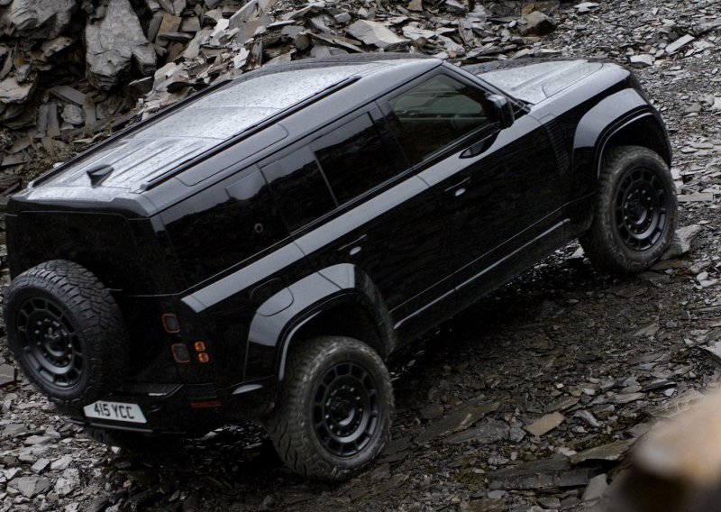 Predstavljen Defender OCTA Black: Impresivni 4x4 terenac s blagohibridnim V8 Twin Turbom od 635 KS