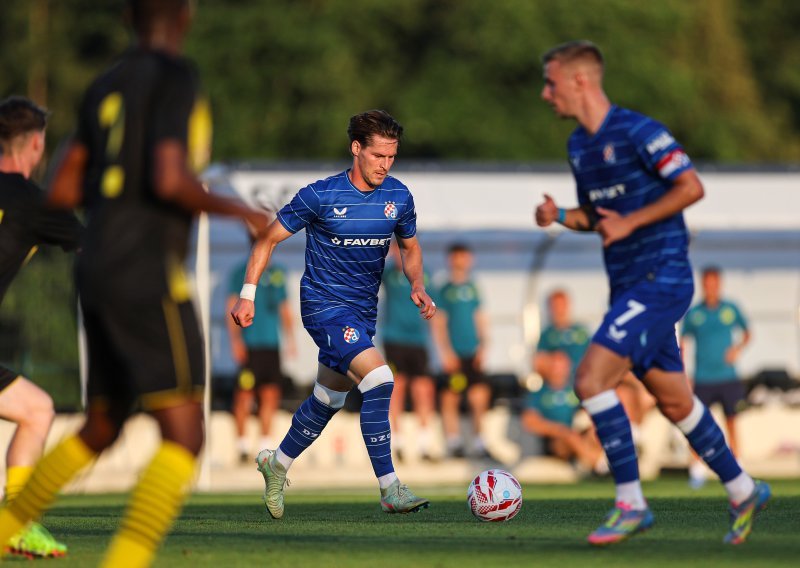 Dinamo preokretom do pobjede protiv neugodnih Mađara; Mudražija zabio dva gola