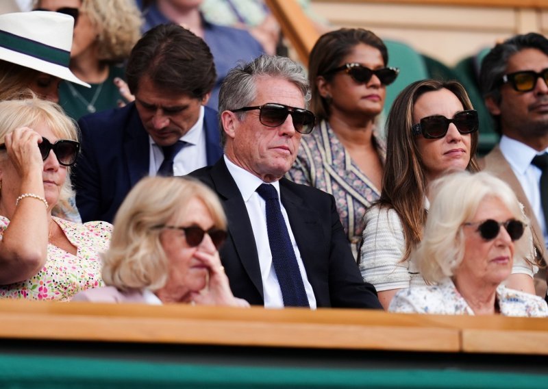 Upoznao kraljicu pa - zaspao: Svi govore o nevjerojatnoj snimci Hugha Granta na Wimbledonu