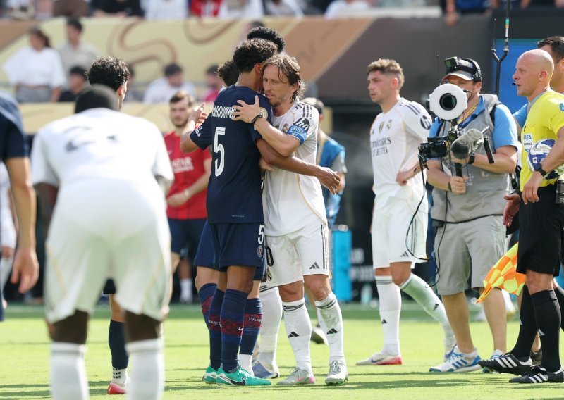 Zvijezda PSG-a je nakon utakmice prišla Modriću da mu se zahvali, a Luka joj je rekao: 'Dođi u Real'