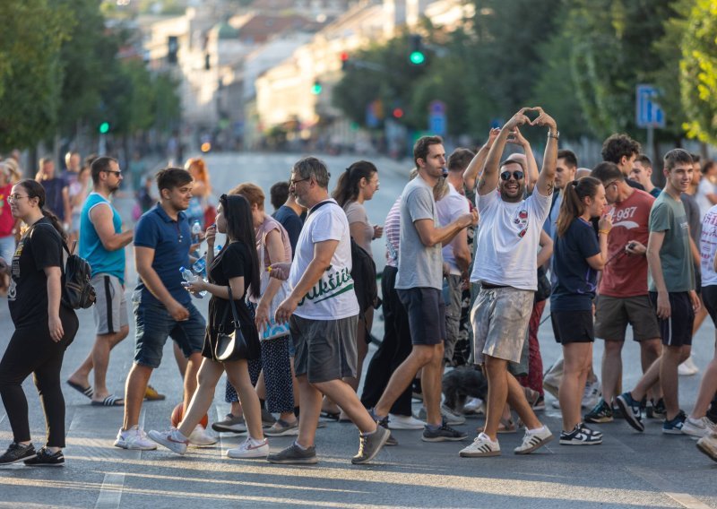 Mladi sve više skreću oštro desno i lijevo: Ne vole baš ni EU, a jedan podatak posebno zabrinjava