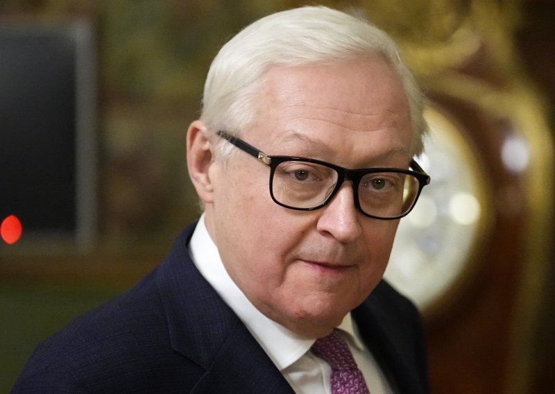 Rjabkov: Trumpova administracija je kontradiktorna. To ne olakšava posao