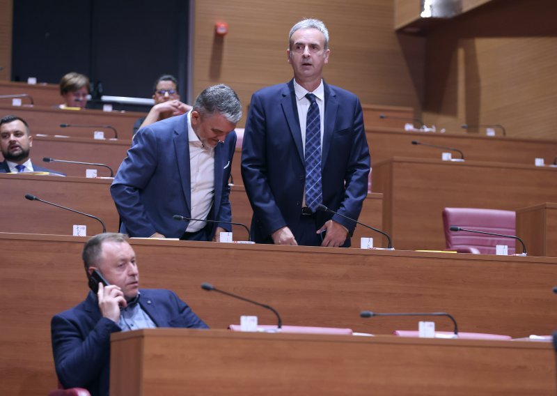 Rasprava o Hini u Saboru: Najveći problem niske novinarske plaće, pomlađivanje redakcije