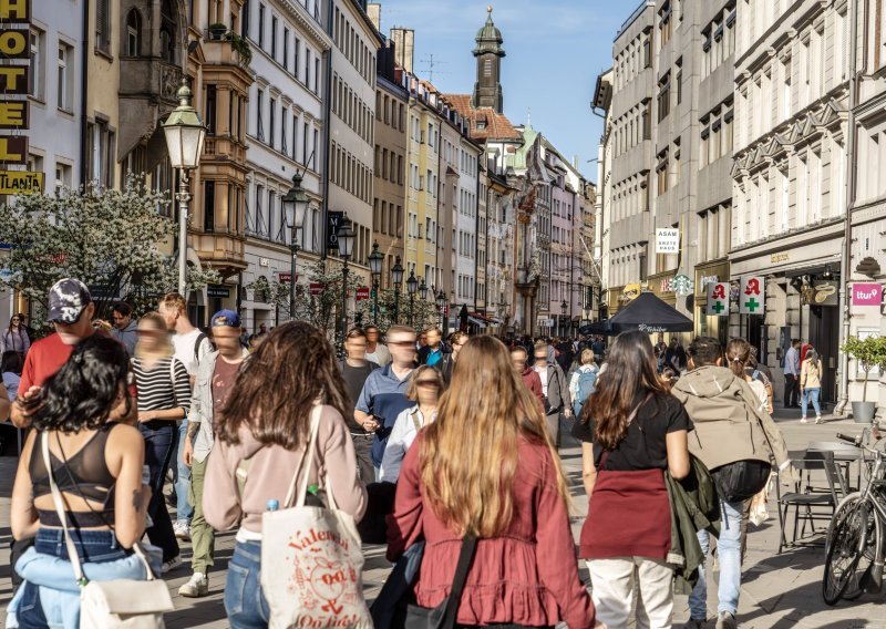 Njemačka je prva zemlja koja uvodi vaučere za žene za noćne vožnje