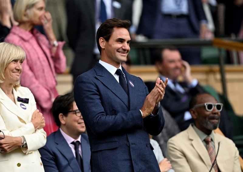 Federera pitali tko će pobijediti u polufinalu Wimbledona između Đokovića i Sinnera; trebalo mu je dugo da odgovori