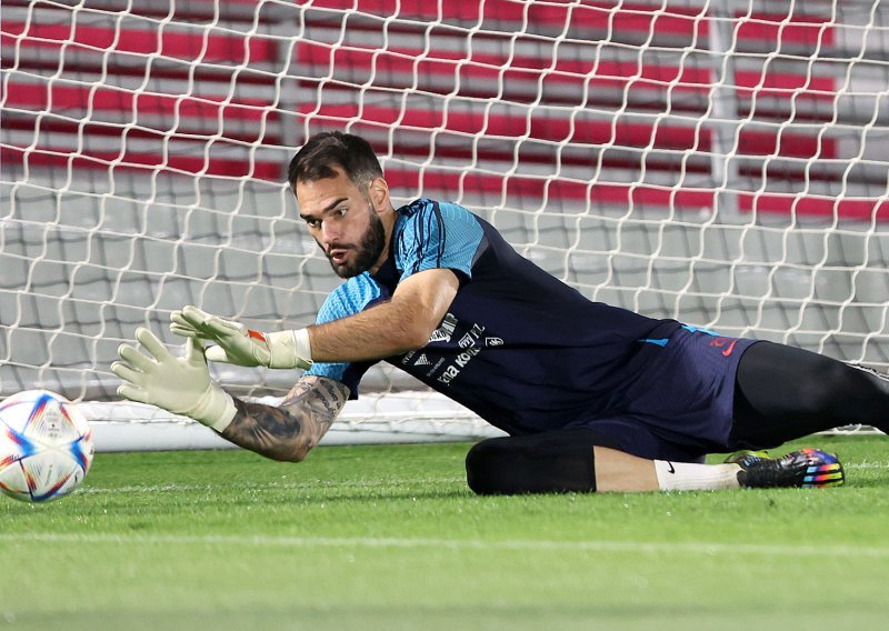 Oprostio se od suigrača i krenuo put Splita; evo kad potpisuje za Hajduk