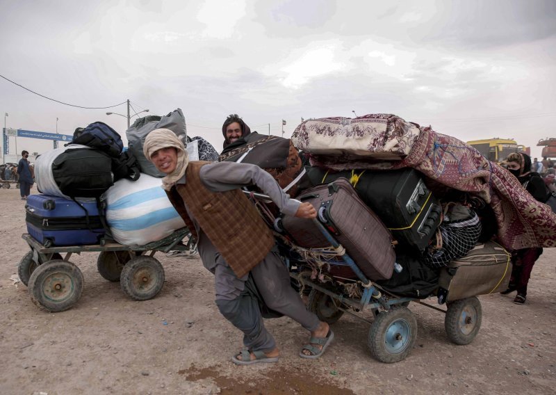 Val povratka izbjeglica: U Afganistan bi se moglo vratiti tri milijuna ljudi