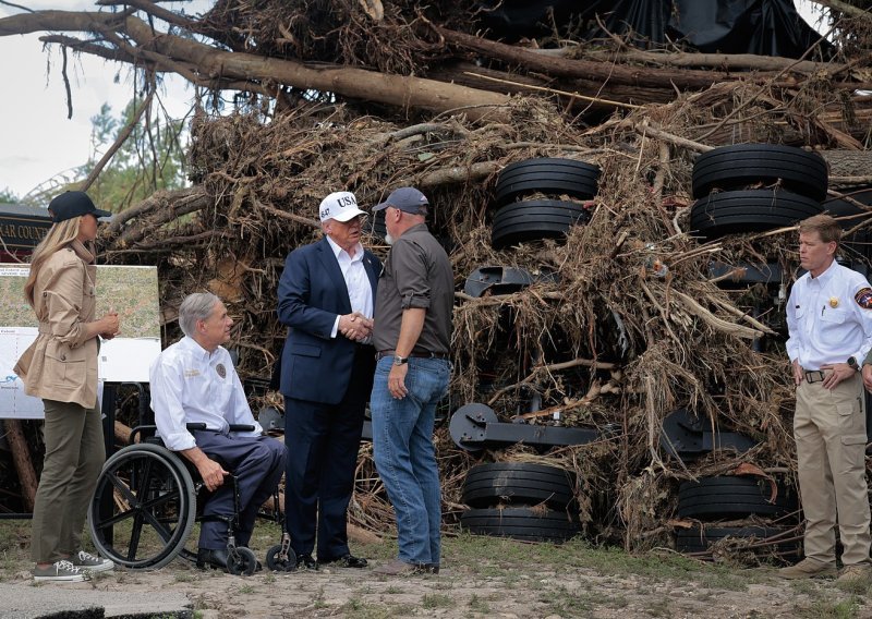 Trump stigao u poplavom razoreni Kerrville: 'To je nešto strašno'