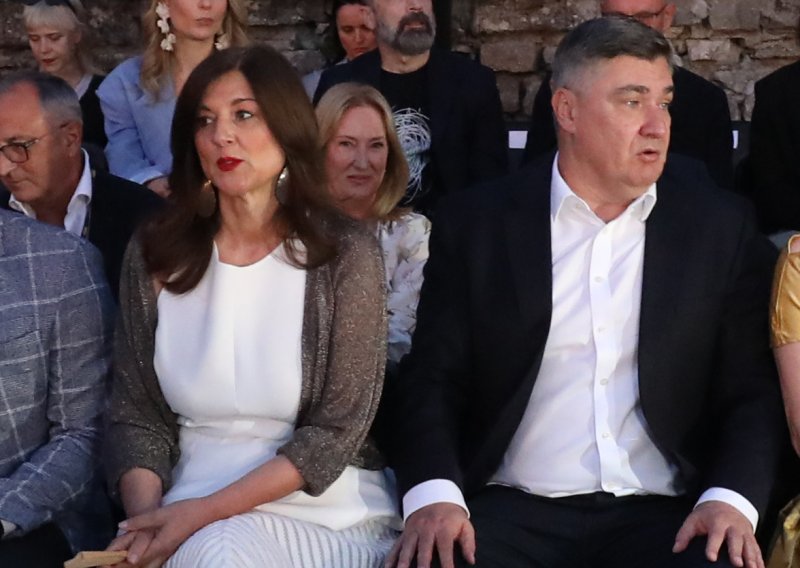 Nisam lud za ravnim sandalama, ali kod Sanje Musić Milanović bile su pun pogodak. Jedino ta vestica…