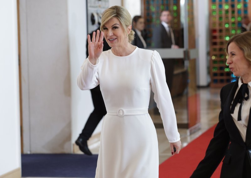 Kolinda Grabar-Kitarović blista na odmoru: Uživa na moru, ali ne u Hrvatskoj