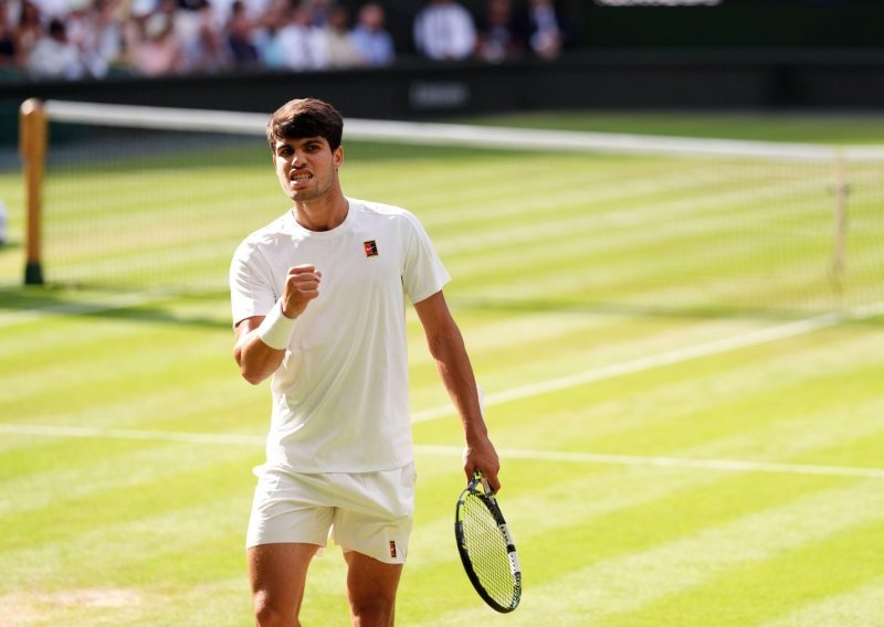 Pogledajte spektakularan poen kojim je Alcaraz uzeo prvi set u finalu Wimbledona