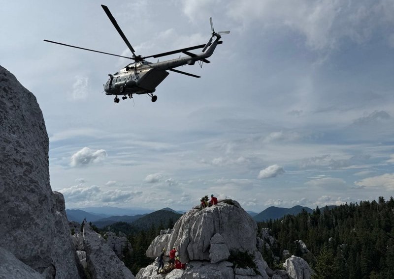 HGSS i MORH spasili teško ozlijeđenu osobu na Samarskim stijenama