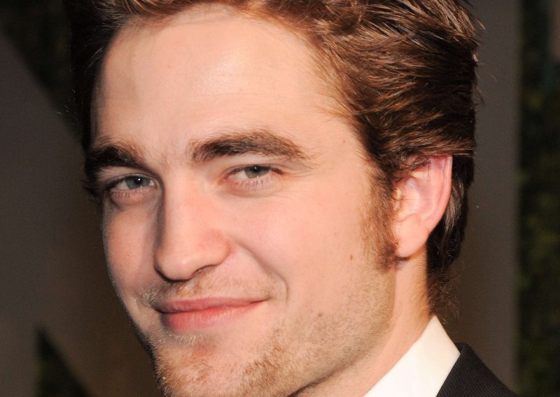 Pattinson je u 'Bel Amiju' uglavnom gol