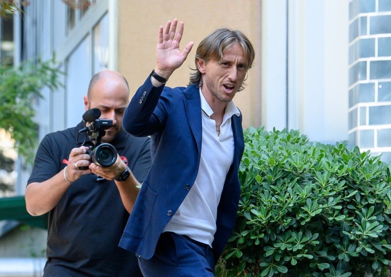 Luka Modrić uputio i prvu službenu izjavu. Zna se i kome je išla