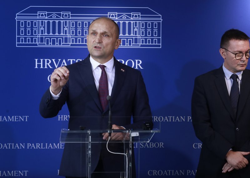 Anušić o upadu civila u vojni objekt: 'Hrvatske vojarne su sigurne'