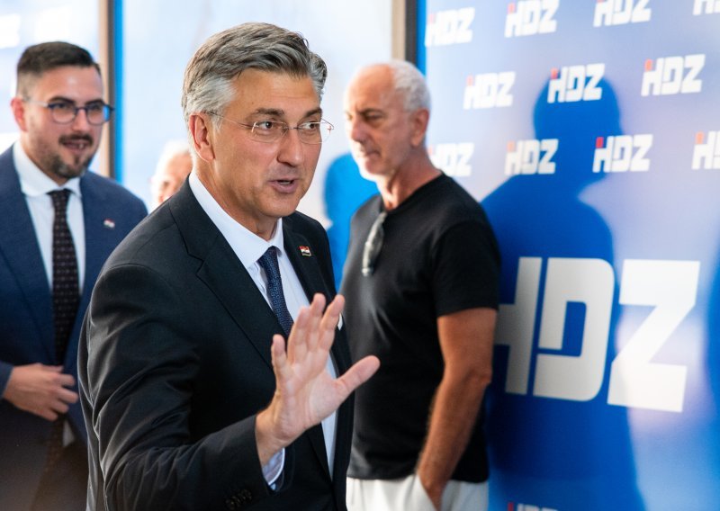 Plenković: Ne mogu potvrditi da se u Vukovaru HDZ dogovorio s HS-om