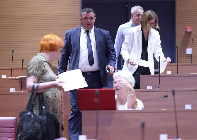 Nije im sporno, ali evo tko neće glasati 'za' vojni rok