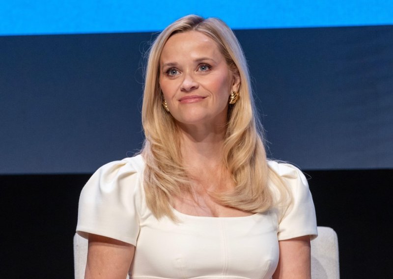 Vrući poljupci u Saint-Tropezu: Reese Witherspoon više ne skriva koliko je zaljubljena