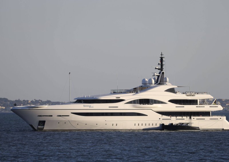 Ispred Dubrovnika usidrena je luksuzna jahta Quantum of Solace, evo što znamo o njoj