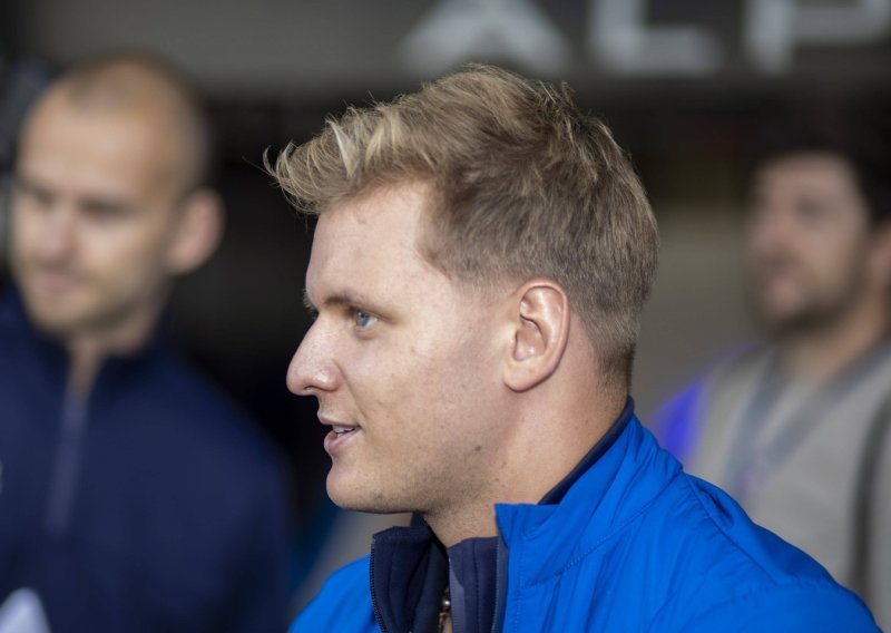 Schumacherov sin blizu povratka u Formulu 1: Vodi pregovore s novom momčadi