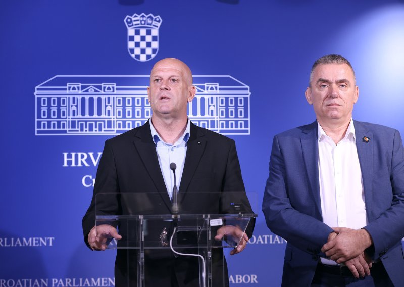 Domovinski pokret prijavio Kaufland: Ne nisu u pitanje cijene već - plakati na hindskom