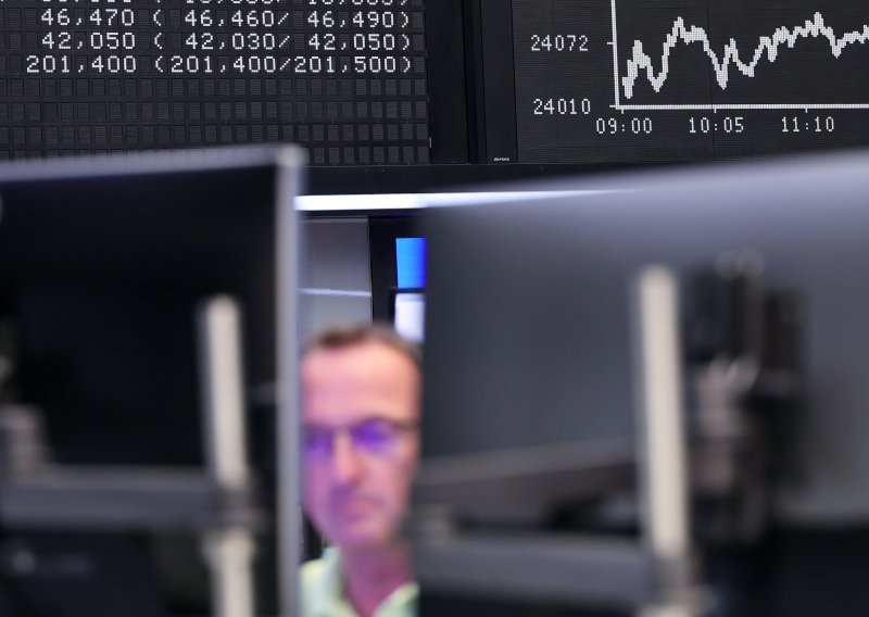Azijske ulagače ohrabrio dogovor SAD-a i Japana, dolar oslabio