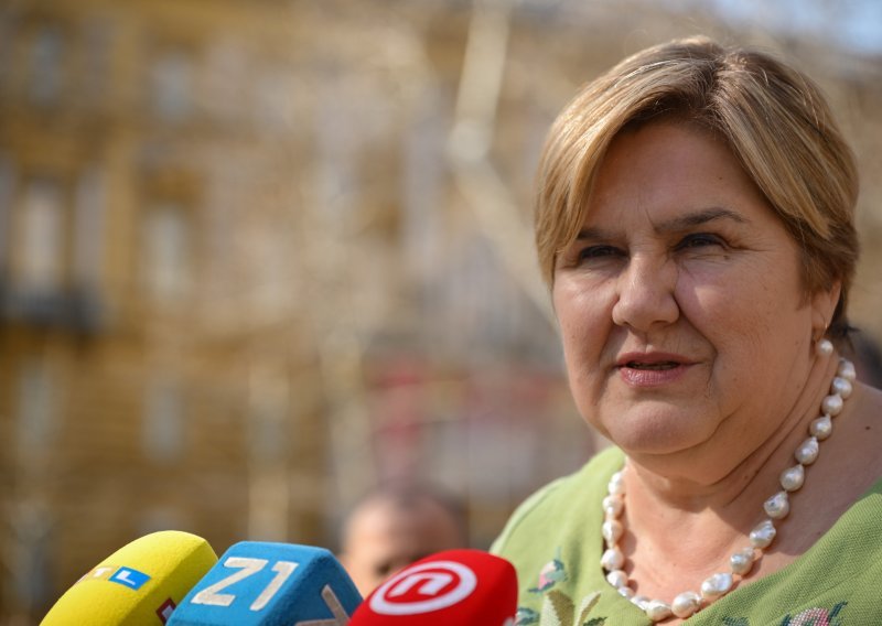 Udruga U ime obitelji dobila opomenu zbog članka o lezbo-bi bendu