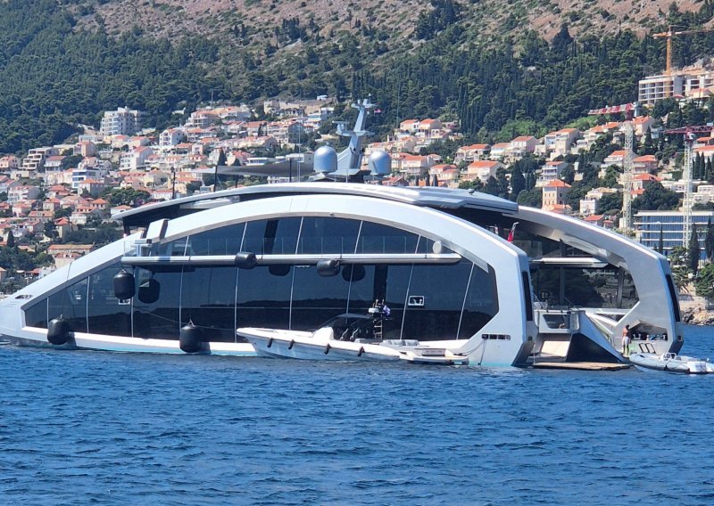 Superjahta budućnosti usidrila se kod Dubrovnika: Za 350.000 eura tjedno i vi možete ploviti na njoj