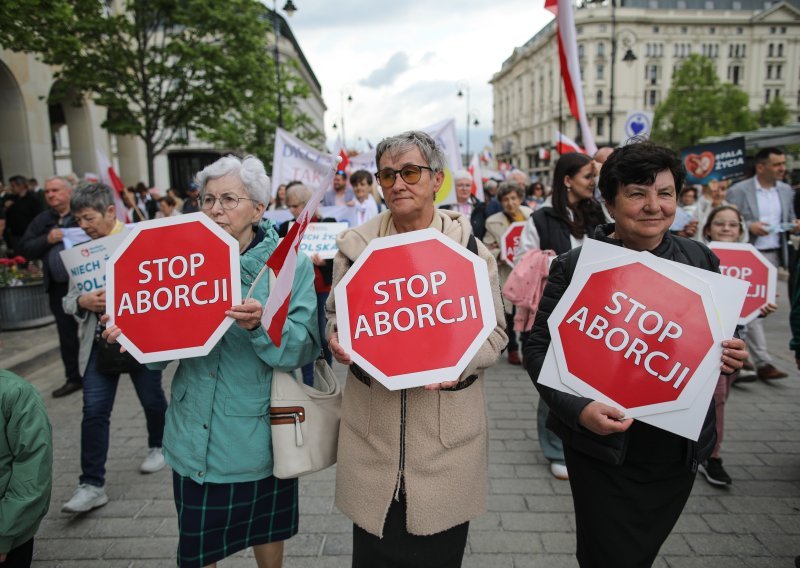 Liječnici u Poljskoj osuđeni na zatvor zbog smrti trudnice