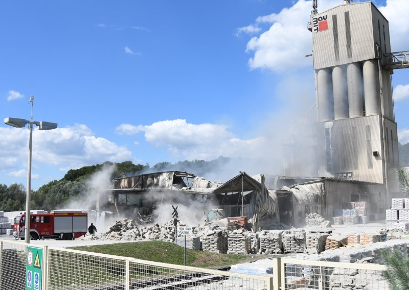 Lokaliziran požar u tvornici u Siraču, šteta višemilijunska