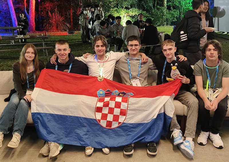 Stigla medalja i pohvale s Matematičke olimpijade