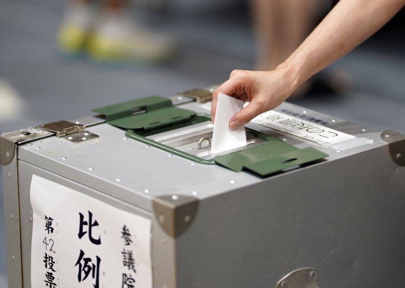 Japanci izlaze na birališta, izbori ključni test za premijera Ishibu