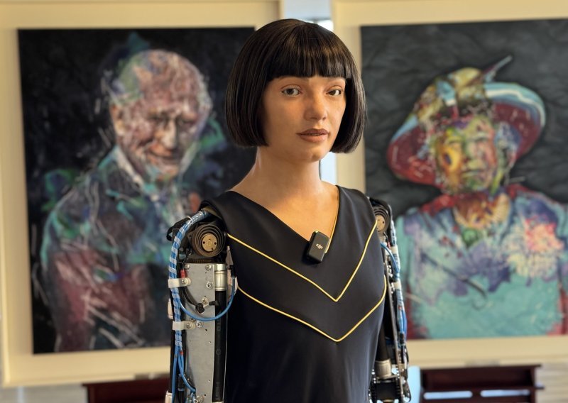 Kralj Charles dobio je novi portret, prvi put ga naslikao – robot