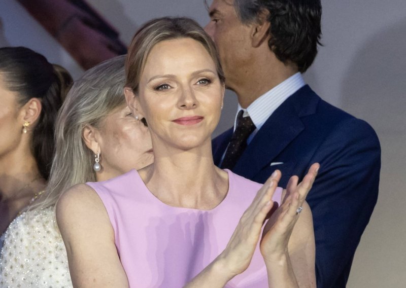 Nova stilska era monegaške princeze: Odvažni modni izbori ostali su daleko iza nje