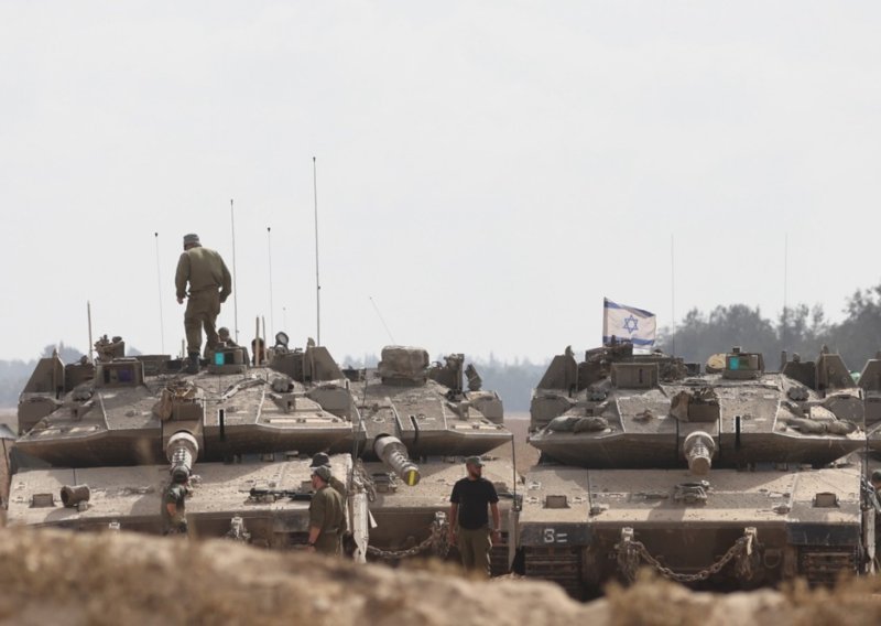 Izraelski tenkovi ušli Deir al Balu u središnjoj Gazi: IDF probija novi koridor?