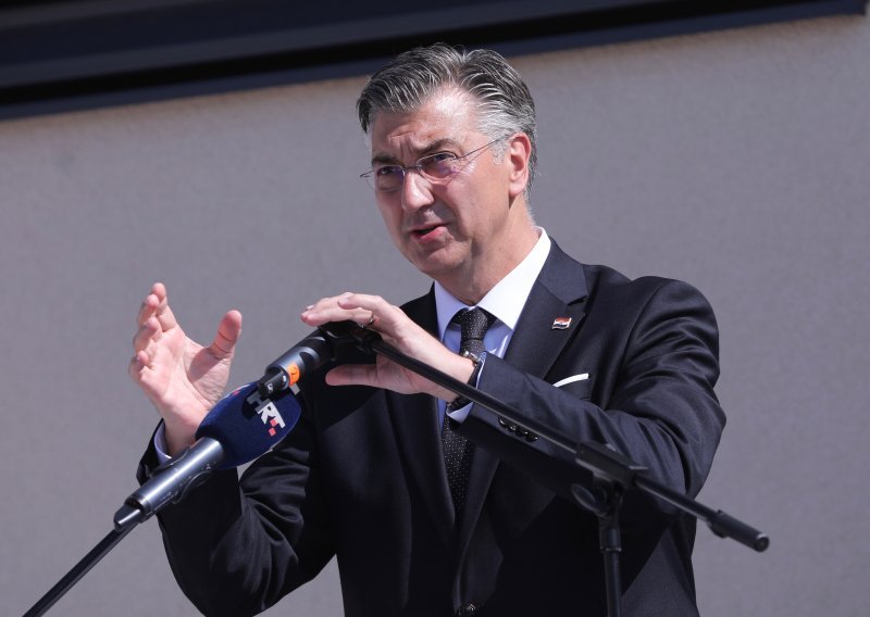 Plenković: Uložili smo više od 230 milijuna eura u vodnu infrastrkturu na otocima