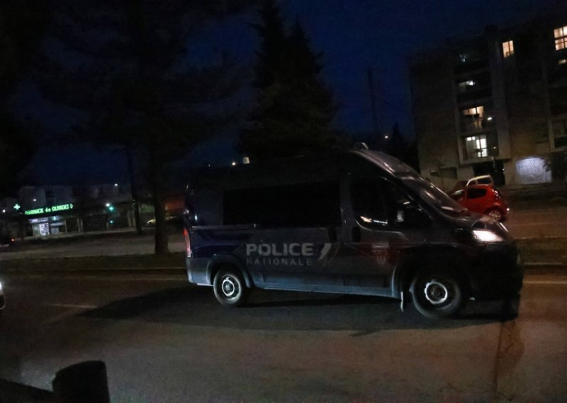 Sve više francuskih gradova uvodi policijski sat za djecu: 'Situacija je neodrživa'