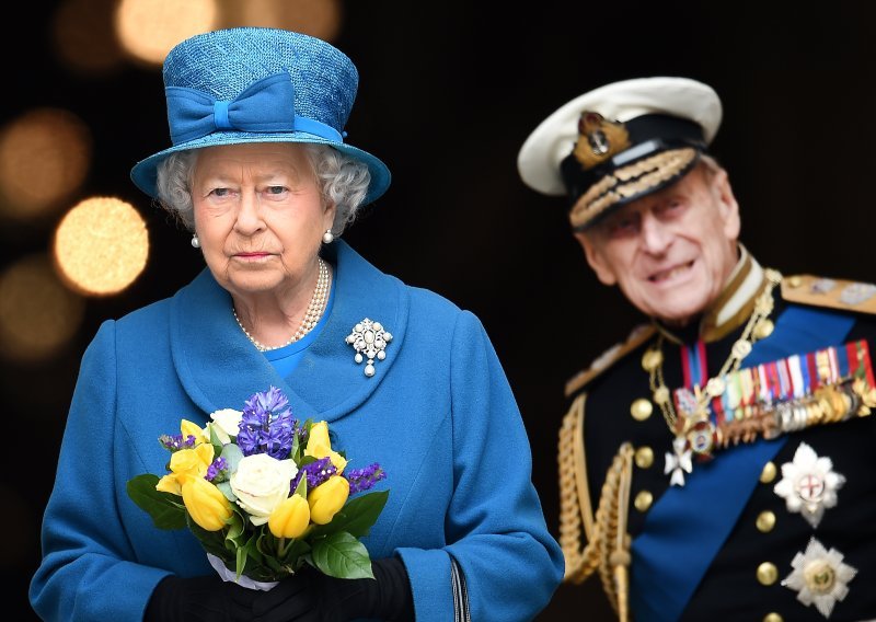 Ona je vječna inspiracija: Modna priča kraljice Elizabete sve će oduševiti