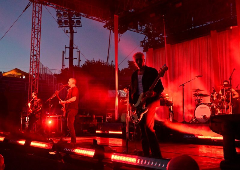 Queens of the Stone Age na Šalati priredili punokrvni rock spektakl