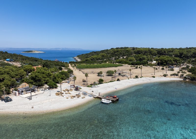 Nestvarna ljepota ovog otoka u blizini Visa rijetko koga će ostaviti bez daha