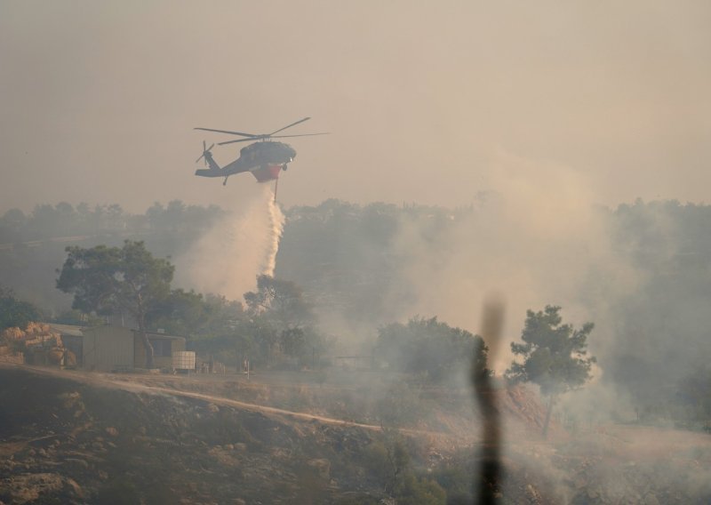 Požar na Cipru pod kontrolom. Poginule dvije osobe, izgorjele kuće, a deseci se još liječe u bolnici