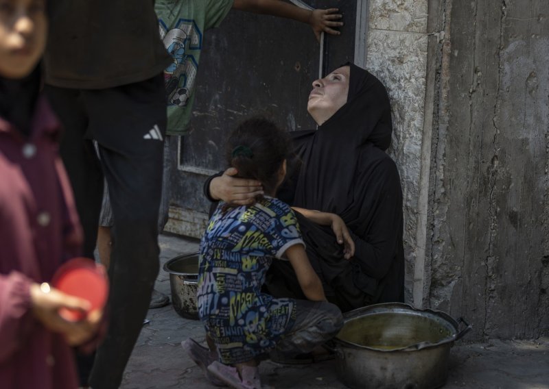 Konvoj s humanitarnom pomoći napokon krenuo iz Egipta prema Pojasu Gaze
