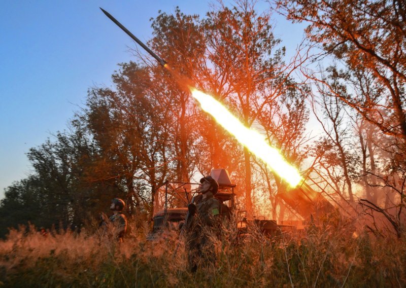 Vode se žestoke borbe oko grada Pokrovska, Rusi likuju nakon osvajanja sela