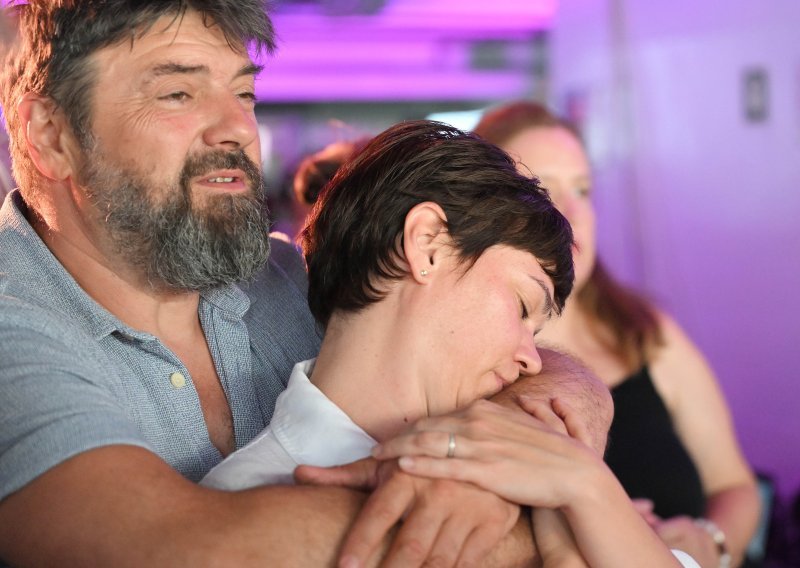 Emocije ponijele Gorana Navojca i Mariju Škaričić, a u oko upada prsten na njezinoj ruci
