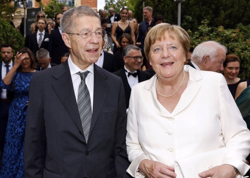 Angelu Merkel više ne viđamo često, no sada je snimljena sa suprugom na ljetnom festivalu