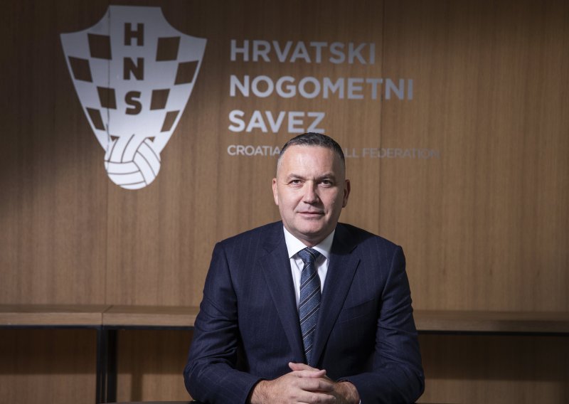 Spremaju li se smjene u vrhu HNS-a?