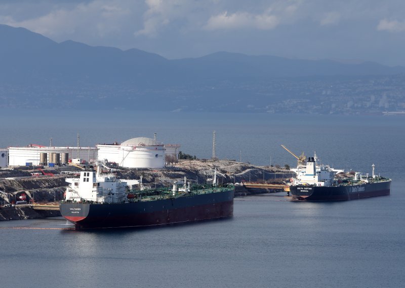 Janafu produžena dozvola za isporuku nafte Naftnoj industriji Srbije