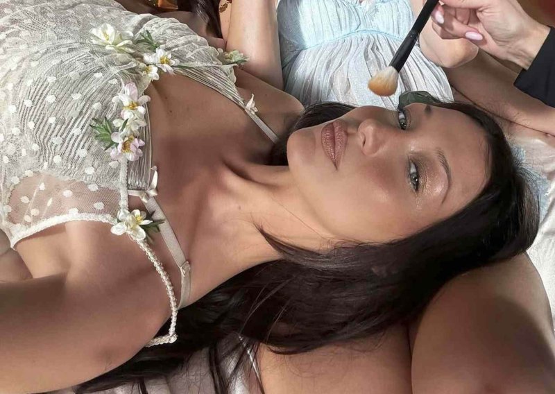 Bella Hadid nije odoljela ovoj haljini iz Manga: Savršen spoj kaubojskog i boho stila