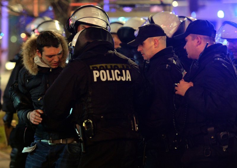 Skandal u Poljskoj; huligani napali momčad srpskog kluba